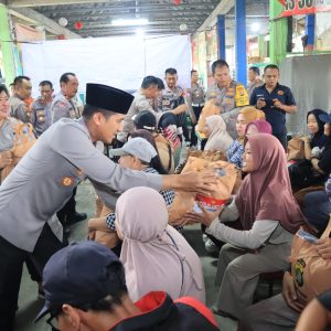 Kapolres Metro Bekasi Kota Hadir Bakti Sosial dan Bakti Kesehatan