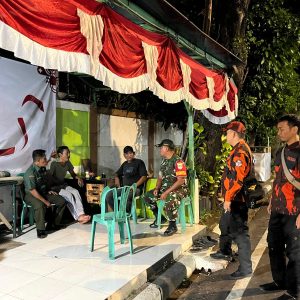 Jaga Keamana Kodim 0504/JS Bersama Komduk Patroli Poskamling