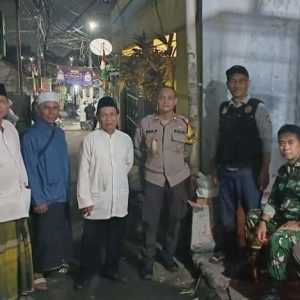 Kolaborasi Kodim 0505/JT dan Komduk Gelar Patroli Siskamling di Kramatjati.