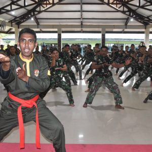 Latih Ketangkasan Prajurit, Kodim 1710/Mimika Gelar Latihan Pencak Silat Militer
