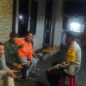 Cegah Ancaman 3C, Bhabinkamtibmas Jakasampurna Perkuat Siskamling Perumahan