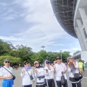 Puluhan Orang Meriahkan Jalan Santai Gerakan Pendidikan Indonesia Baru di GBK