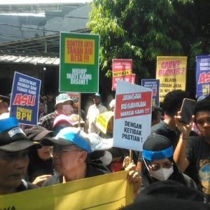 Warga Sunter Jaya Geruduk BPN Jakut: “Buka Blokir Sertifikat Kami!”