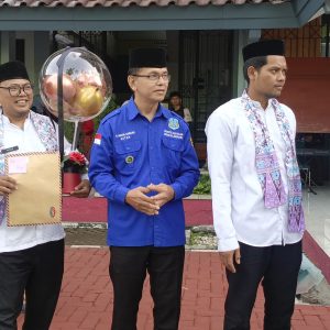 Di Hari Guru ke 80, Para Orang Tua Murid dan Komite Sekolah di SMAN 53 Jakarta Jadi Petugas Upacara