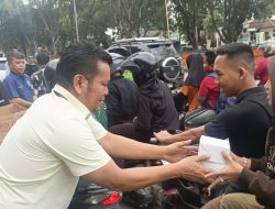 Di Tengah Kesibukan Jurnalistik, Wartawan Jakarta Timur Tebar Berkah Ramadan untuk Pengendara dan Ojol