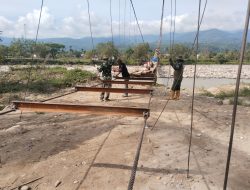 TNI Percepat Penyelesaian Jembatan Gantung Penghubung Darul Hasanah–Badar, Progres Capai 96 Persen