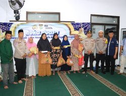Ramadhan Penuh Kepedulian, Wakapolres dan Kapolsek Bekasi Utara Berbagi Sembako dengan Pemulung dan Fakir Miskin