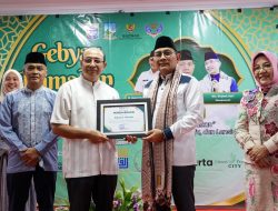 Yatim, Lansia, dan Disabilitas Warga Cempaka Putih Dapat Santunan
