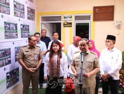 Empat Warga Jakpus Terima Kunci Hunian Program Bedah Rumah