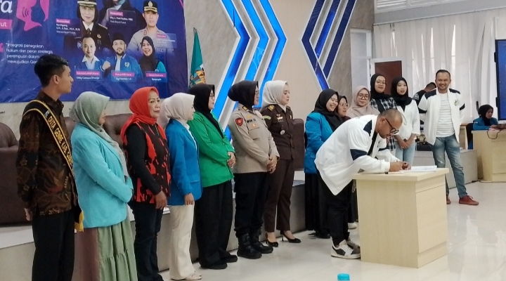 Di tengah meningkatnya perhatian publik terhadap isu kekerasan seksual, kesehatan mental, dan perlindungan perempuan, kegiatan ini dinilai menjadi langkah penting untuk membuka ruang aman yang lebih inklusif bagi perempuan di Kabupaten Garut.