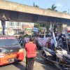 Ratusan Massa Geruduk Kantor Hotman Paris di Kelapa Gading, Polisi Siaga Amankan Aksi Unjuk Rasa