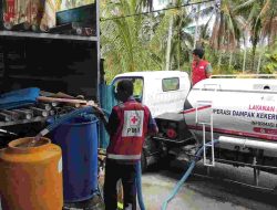 Di Tengah Kekeringan, PMI Terus Bergerak Penuhi Kebutuhan Air Warga