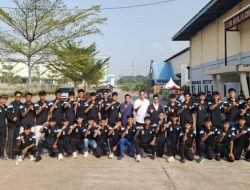 Kepala Dispora Garut Lepas Persiga U-17 Berlaga di Piala Suratin Cirebon