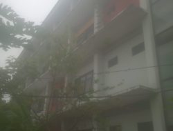 Lantai 2 SDN Klender 12 Ditumbuhi Pohon Liar, Kepsek Dinilai Pasif dan Hanya Andalkan Penjaga Sekolah