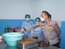 Kapolres Metro Jakut Tinjau SPPG Pegangsaan Dua, Tekankan Kualitas Makanan dan Kebersihan