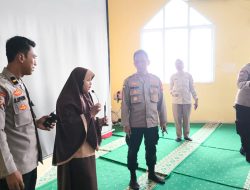 Polisi Sahabat Anak Hadir di SD Al Marjan, 180 Siswa Diajak Kenali Rambu Lalu Lintas