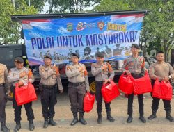 Direktorat Samapta Polda Metro Jaya Salurkan Makanan untuk 173 Pengungsi Korban Kebakaran Kampung Muka