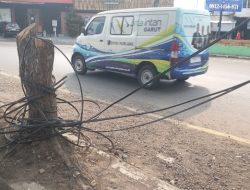 Kabel Semrawut di Jalan Sudirman Garut Dikeluhkan Warga, Telkom Diminta Segera Lakukan Penataan