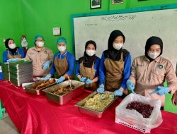 Polres Metro Jakarta Utara Uji Coba MBG Sistem Prasmanan di Siswa MI Nur At-Taqwa Bisa Ambil Makanan Sesuai Porsi