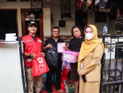 PMI Jakarta Timur Salurkan Bantuan untuk Empat KK Terdampak Kebakaran Cipinang Muara