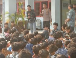 Polsek Bekasi Barat Edukasi Siswa SMK Yadika 9 tentang UU ITE, Ajak Pelajar Bijak Bermedia Sosial