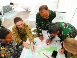 TNI–ADF Gelar NEO TTX, Simulasikan Evakuasi Warga akibat Erupsi Gunung Raung