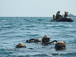 Tembus Kegelapan Bawah Laut, Kopaska Menyelam Bersama MTO ADF