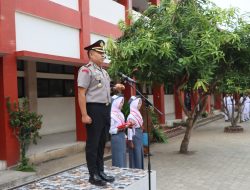 Kapolres Muara Enim Jadi Inspektur Upacara di SMKN 1, Ajak Pelajar Cerdas dan Berkarakter