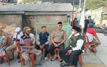Kapolsek Koja Takziah ke Rumah Duka Tokoh Masyarakat H. Sudrajat, Wujud Kepedulian Polri kepada Warga