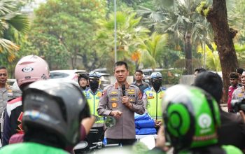 Sabtu Berkah Bersama Ojol, Kapolda Metro Jaya Ajak Pengemudi Utamakan Keselamatan
