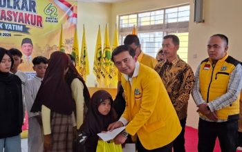 HUT ke-62 Golkar Garut, Aris Munandar Pimpin Ziarah Pahlawan dan Santuni Anak Yatim